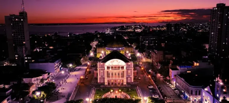 Guide de Voyage de Manaus au Brésil : Que Faire, où Séjourner, et Plus Encore !